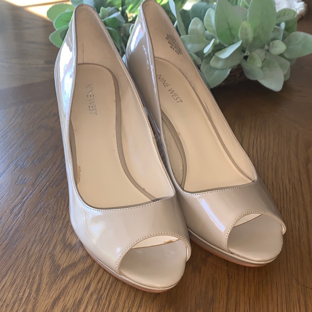 Nine West Gilded Nude Patent Peep-Toe Heels Size 10